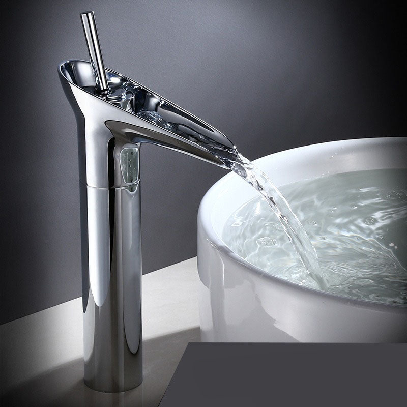 Norvo | Luxurious waterfall tap
