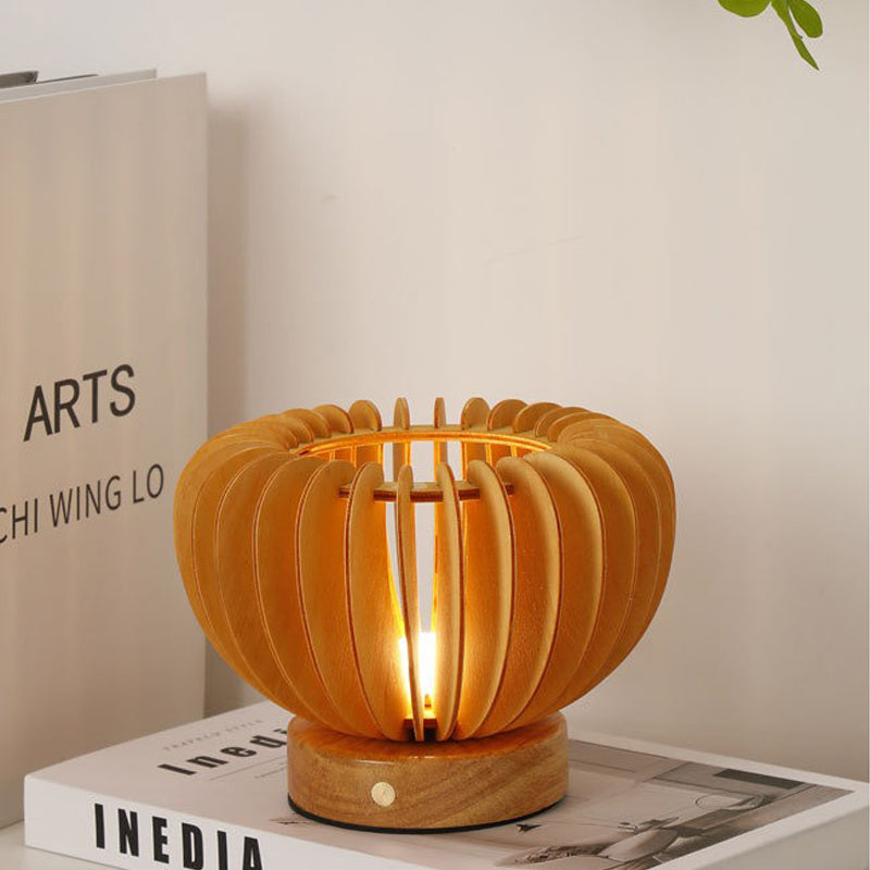 Norvo | Bordlampe i tre med skandinavisk design – dekorativ LED-belysning for stue og soverom