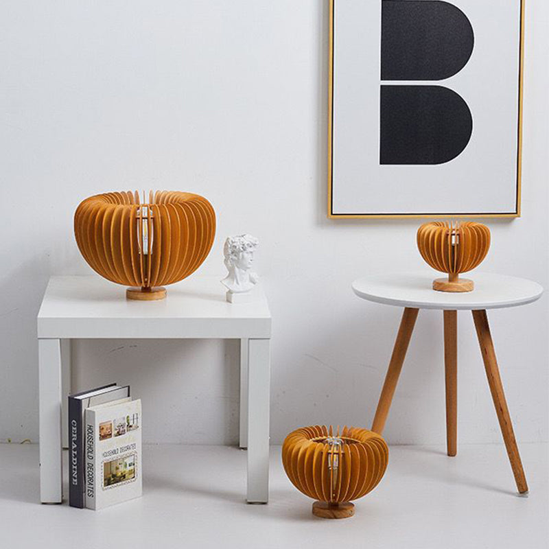 Norvo | Bordlampe i tre med skandinavisk design – dekorativ LED-belysning for stue og soverom