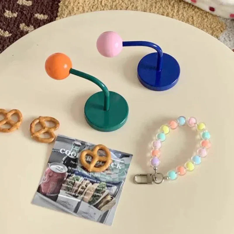 Norvo | Eames Dot Farge Rush Krok Magnet