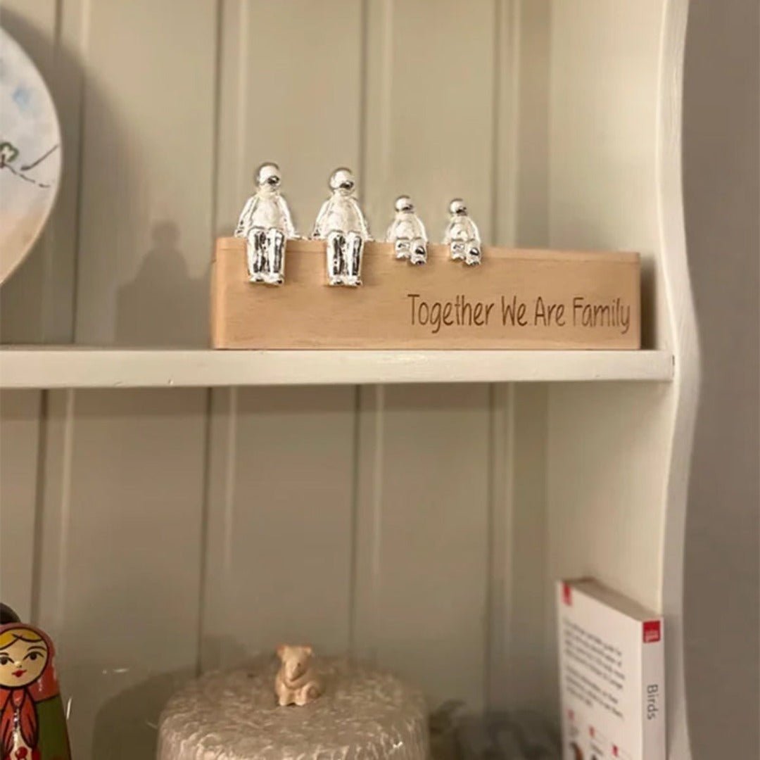Norvo | Skulptur av den Evige Familien | Symbolikk av Kjærlighet og Bånd