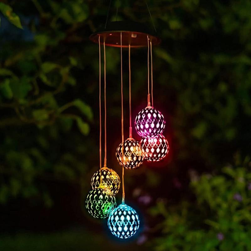 Norvo | Solmetal Ball Vindspeil – Solcelledrevet LED Hagedekorasjon med Beroligende Lyder