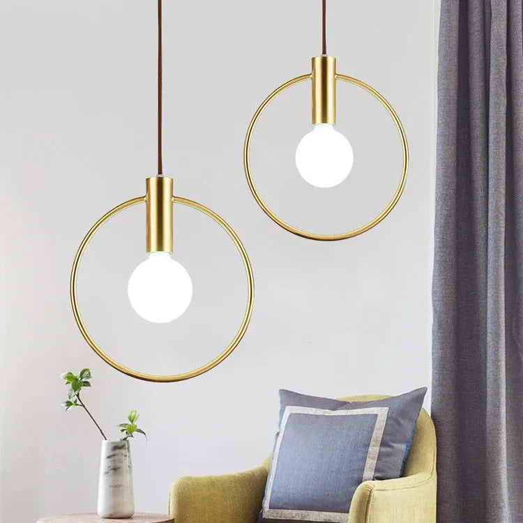 Gylden glasskuppel taklampe