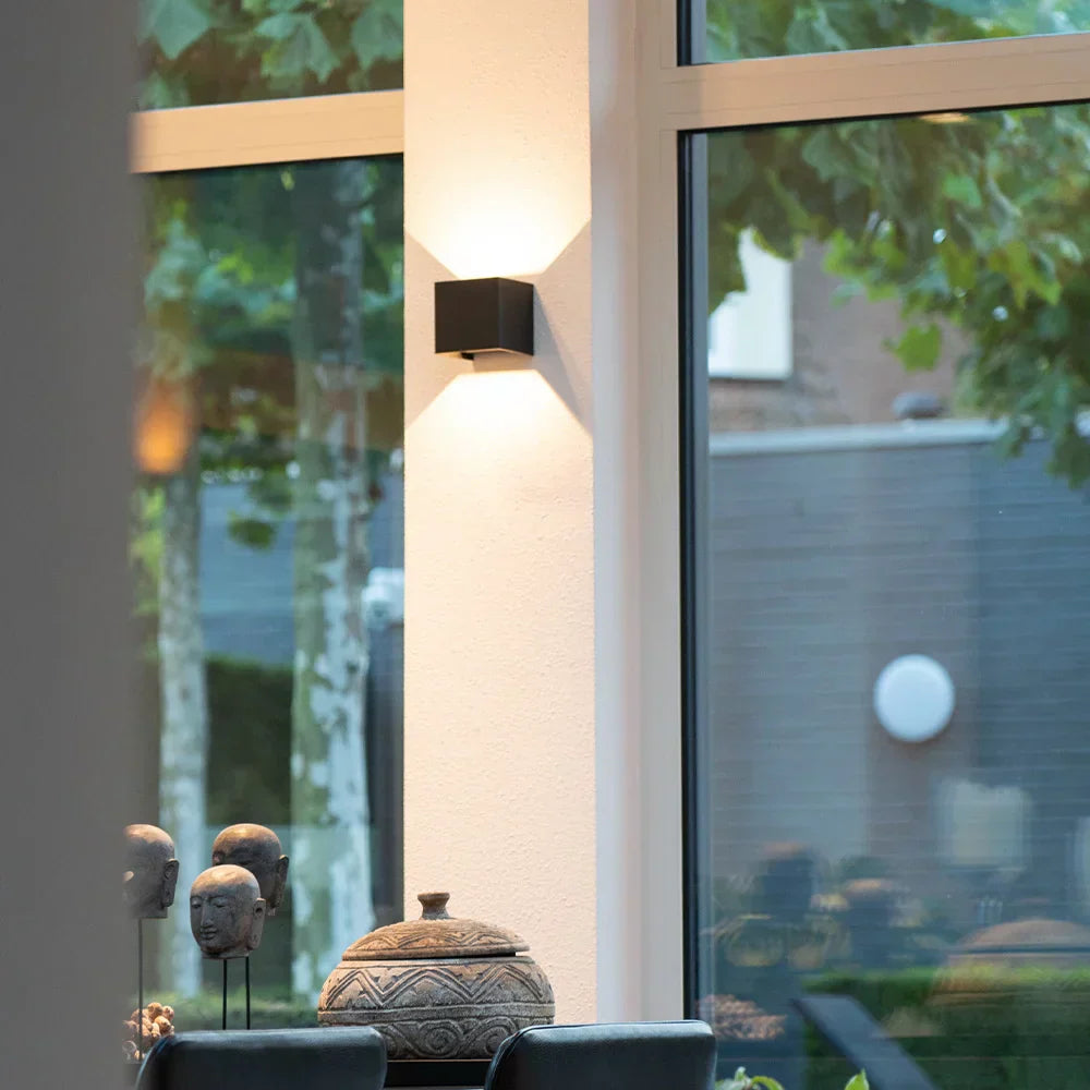 Norvo | Moderne LED vegglampe i kube design