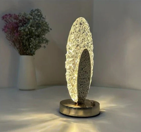 Norvo | Elegant Bordlampe i Påfugldesign