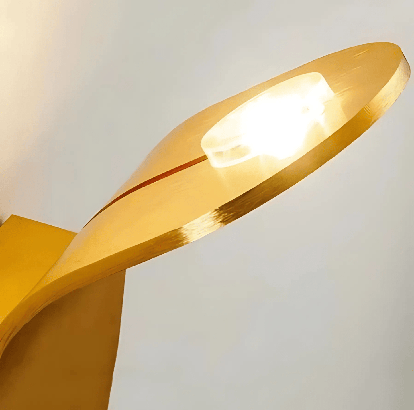 Norvo | Moderne Buet Vegglampe med LED Lys