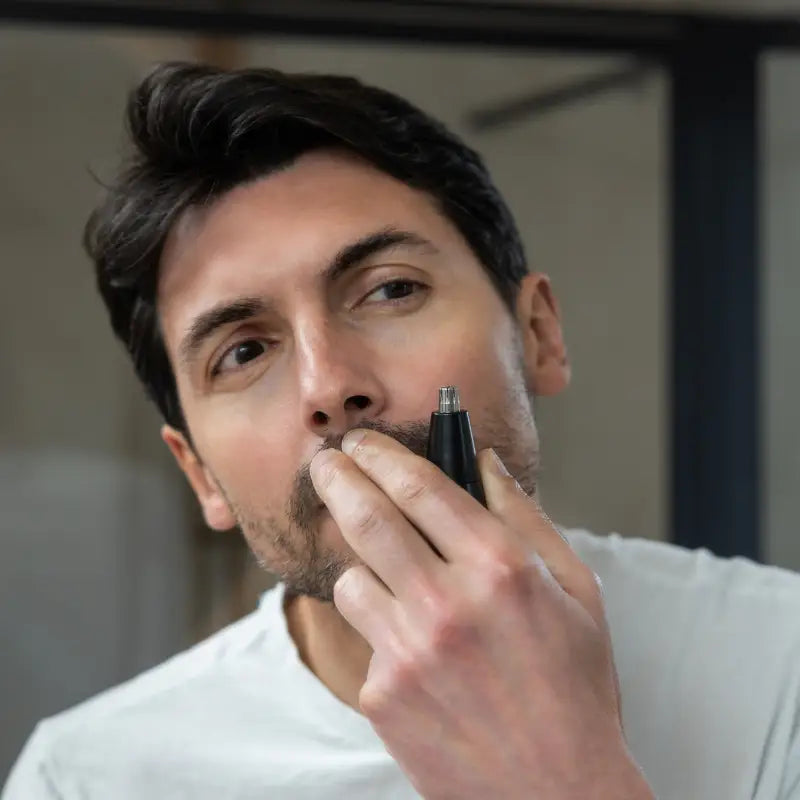 Norvo | TrimPro Nese- og Øyenbrynstrimmer med LCD-skjerm og IPX6 Vanntett Design