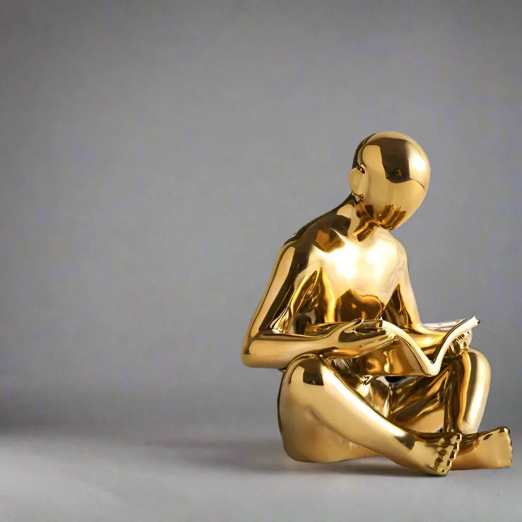 Norvo | Liam - Kreativ bokstøtte med lesende mann skulptur