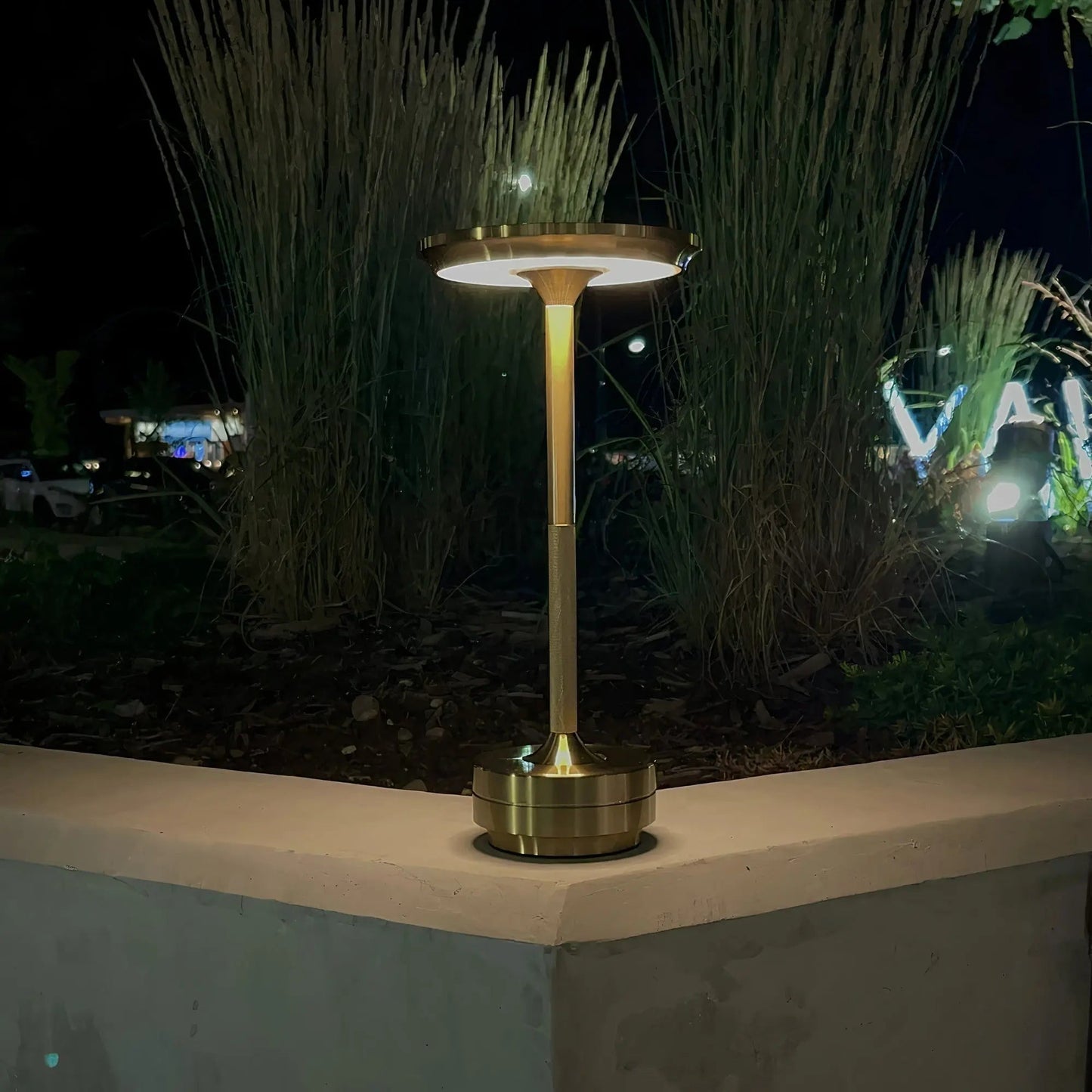 LumièreÉlégante - Designer Bordlampe Thomas av LumenArt