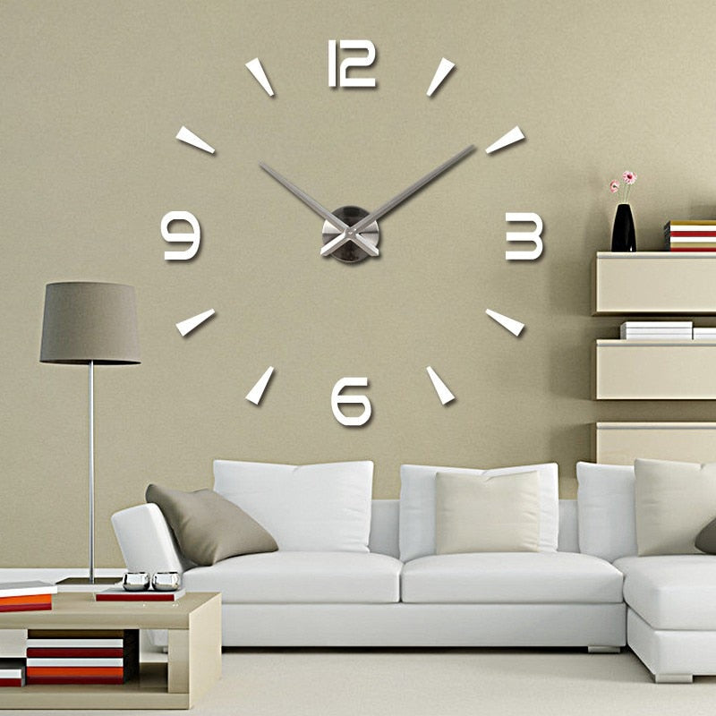 Virkelig stor veggklokke med moderne design