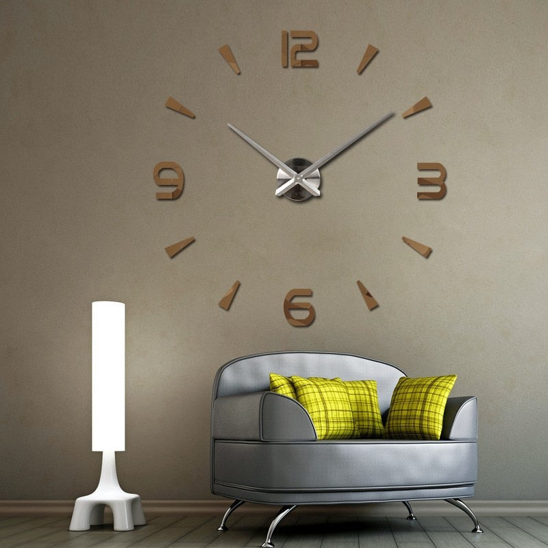 Virkelig stor veggklokke med moderne design