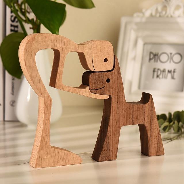 Norvo Håndlaget trefigurer | Hund- og menneskefigurer | Tidløs dekorasjon | Perfekt for dyreelskere