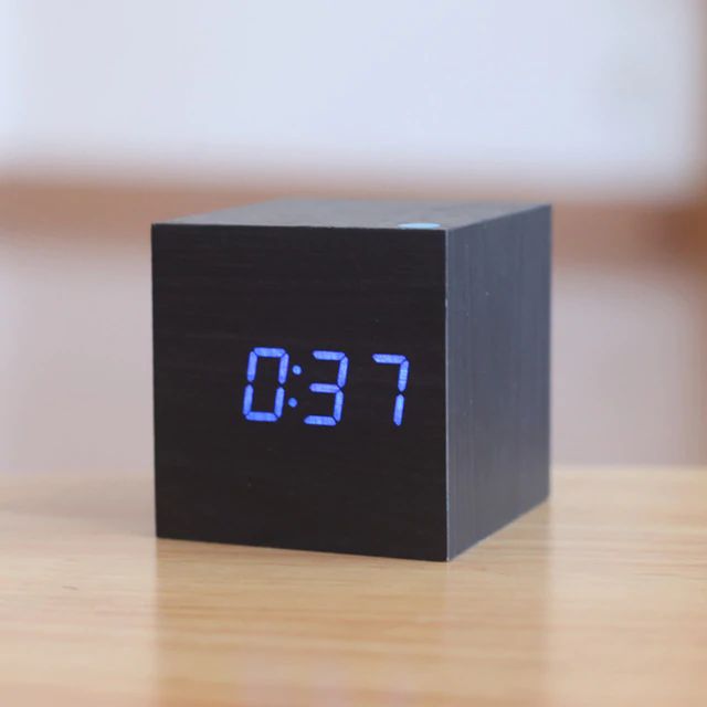 Norvo | Digital Clock Cube i moderne tredesign