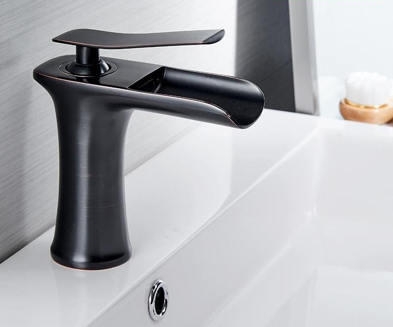 Norvo | Moderne Fosser Baderomsbatteri – Stilig Design & Elegant Vannstrøm
