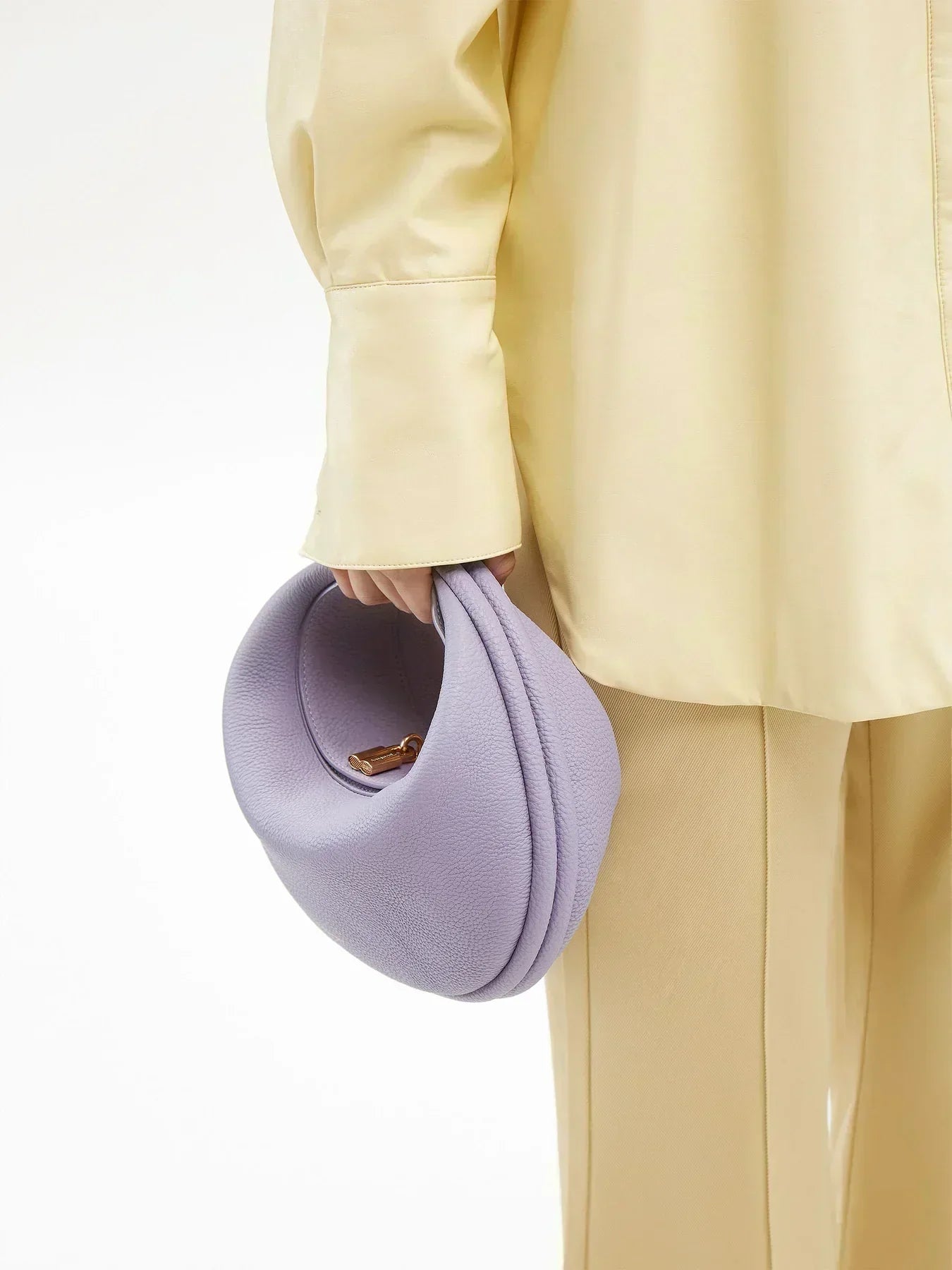 Norvo | Thonia – Chic Minimalist Halvmåne Skulderveske Elegant Moderne Crossbody Veske for Kvinner