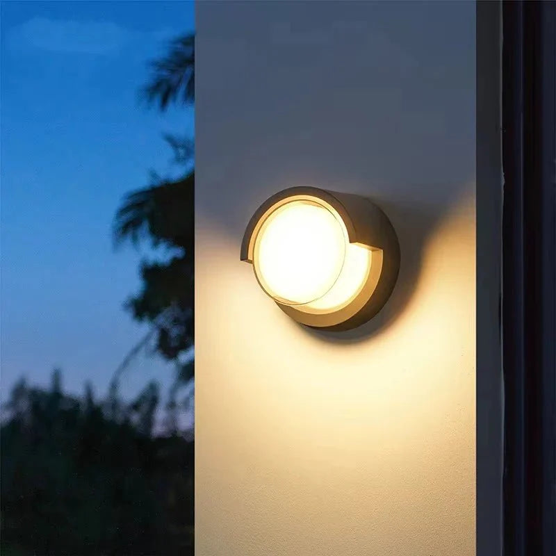 Norvo | SAFEGLIMMER – Utendørs LED vegglampe med bevegelsessensor for sikkerhet og stil