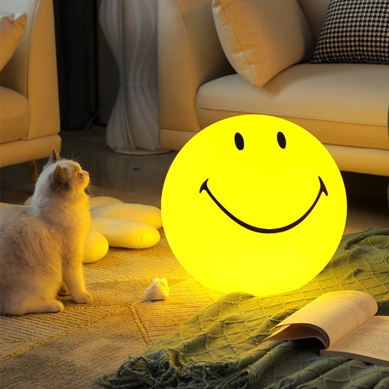 Norvo | Smiley nattlampe med oppladbar LED og berøringsbryter