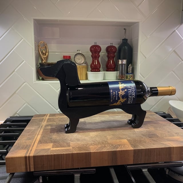 Norvo | Vinflaskeholder Formet Som En Dachshund