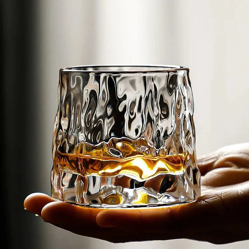 Norvo | Teksturet Whisky Glass med Bølgeeffekt