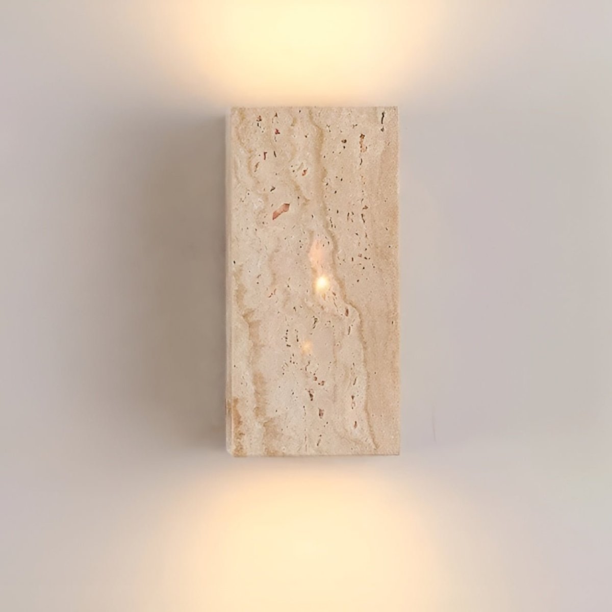 Norvo | Vegglampe laget av travertin for en varm og elegant atmosfære