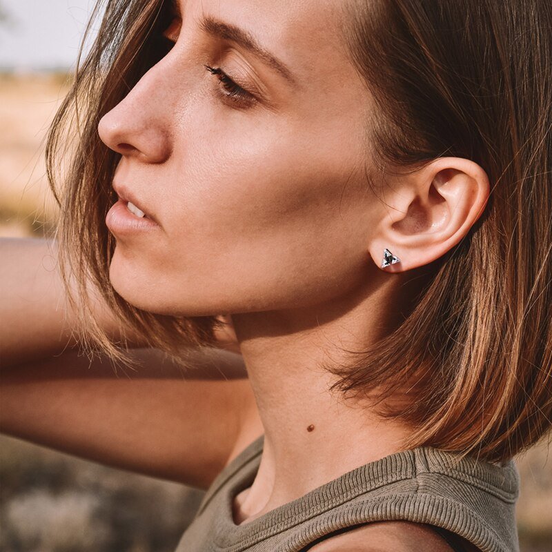 Norvo | TRISILVER – Triangeløreringer med push-back-lås, lett og moderne design