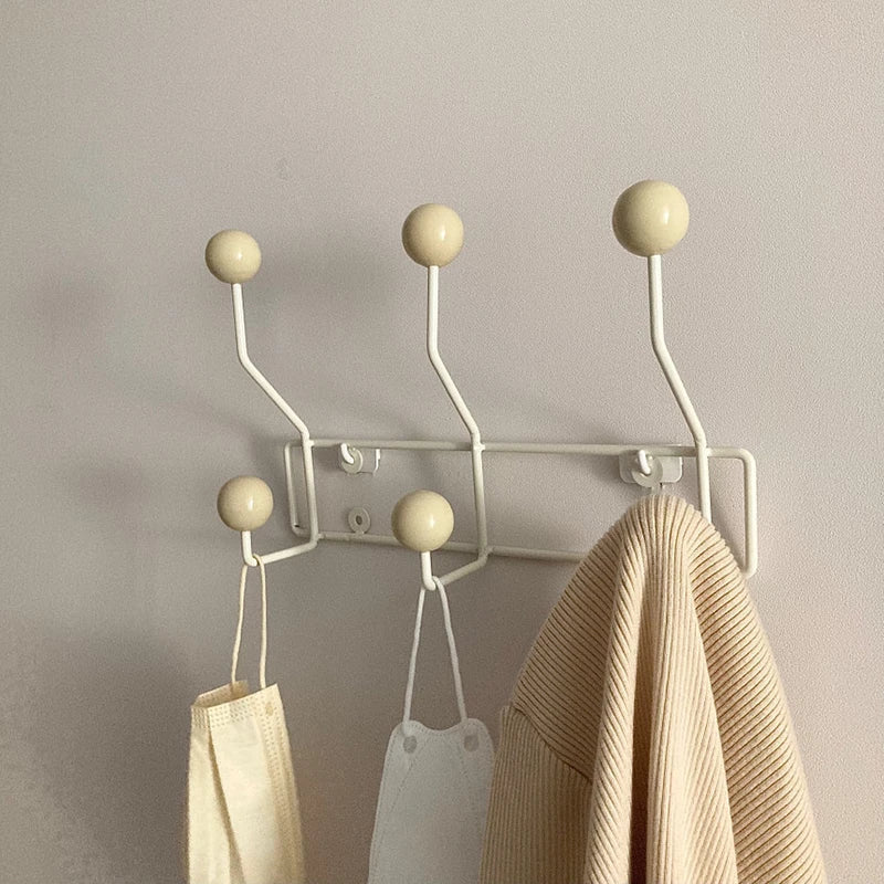 Norvo | Vintage Kleshengere Metallsett - Klassisk Garderobe for Frakker og Tilbehør