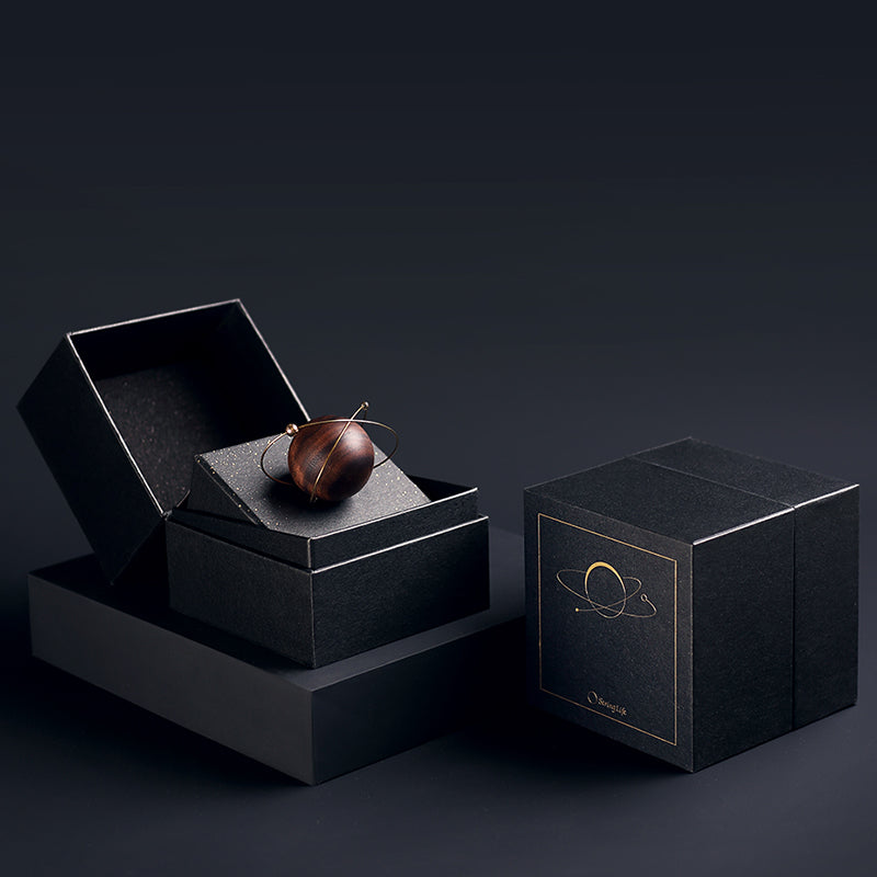 Norvo | Eksepsjonell planetformet bilparfyme, med 2 refill, for bil, hjem, kontor og mer