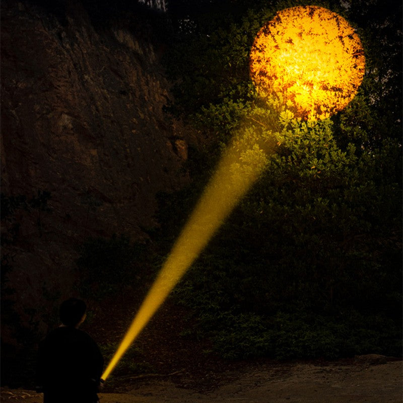 Norvo | Håndholdt oppladbar LED-lommelykt, med 5 belysningsmoduser, 1500m lysavstand og IPX6 vanntett