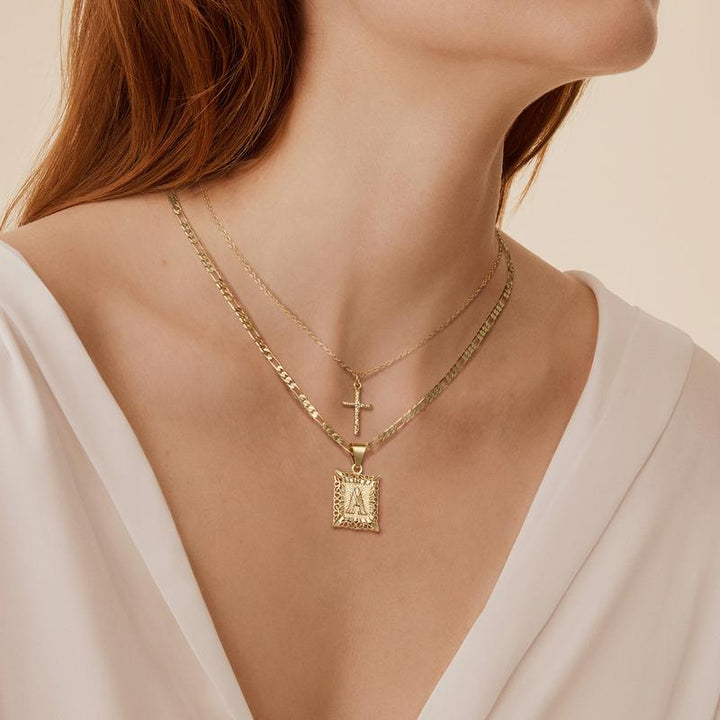 Norvo | 14k Initial Halskjede + GRATIS Kors Halskjede