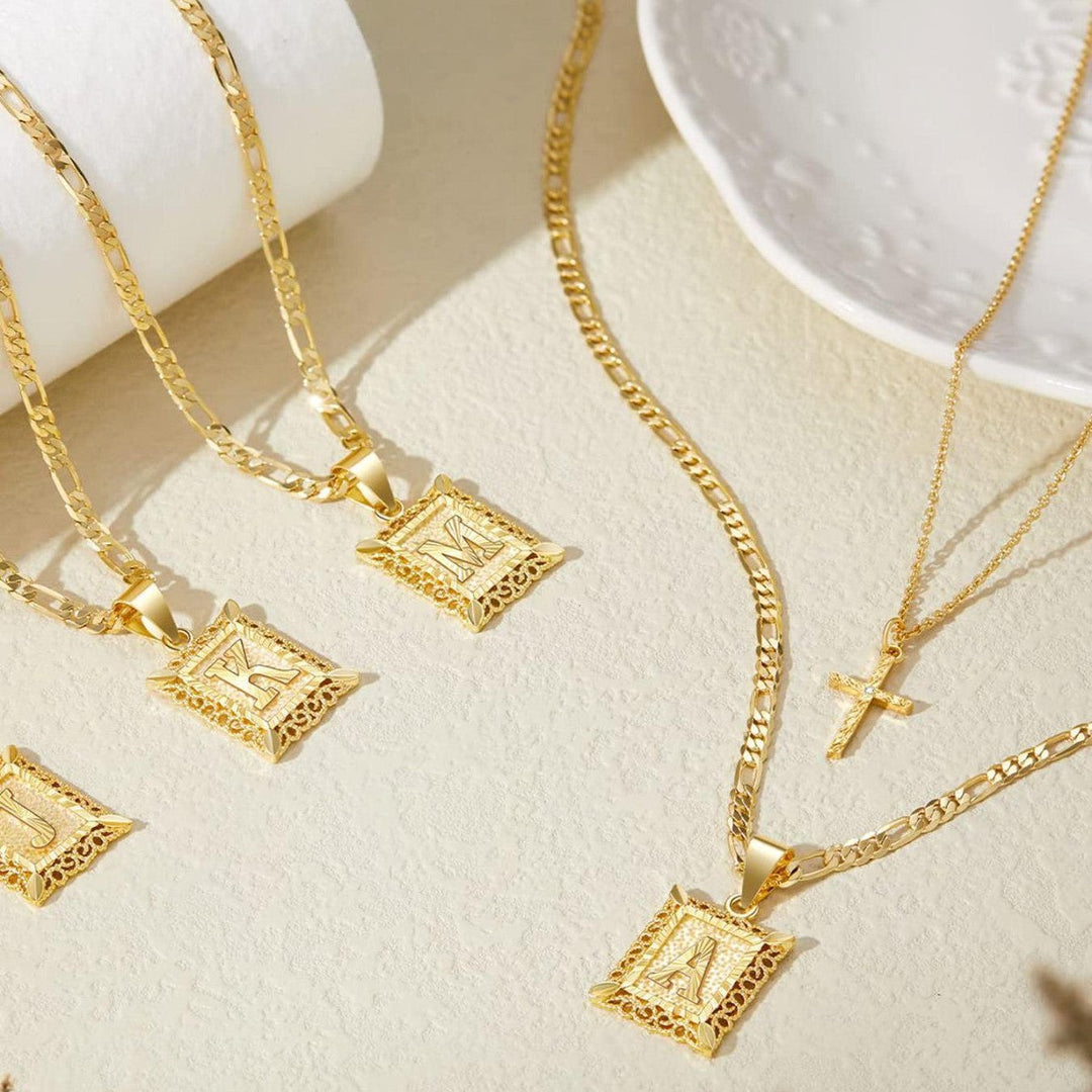 Norvo | 14k Initial Halskjede + GRATIS Kors Halskjede