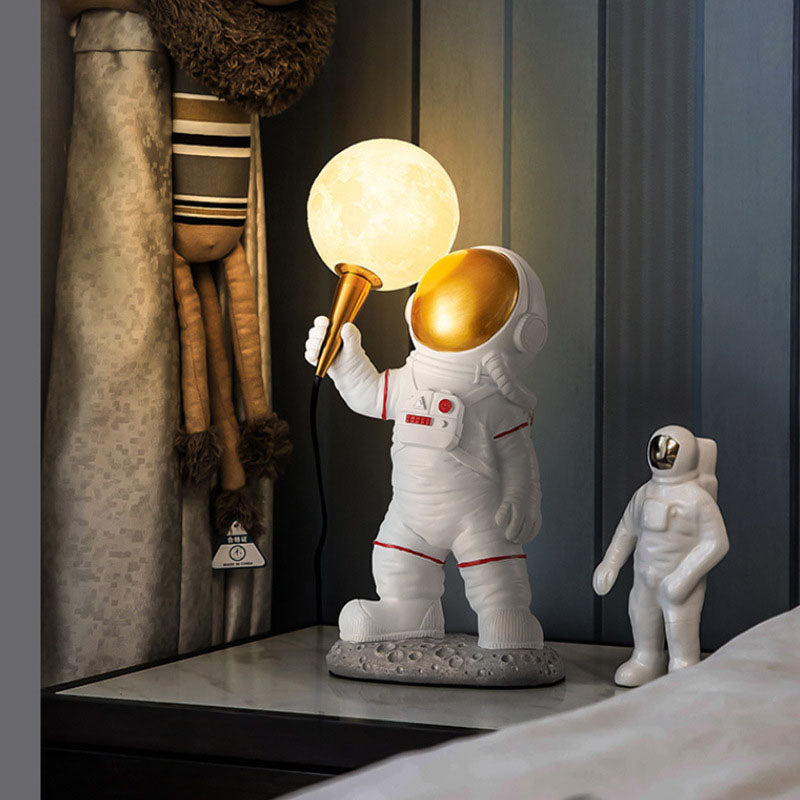 Norvo | CosmoBuddy Astronaut Vegglampe | Kreativ Design | Harpiks & ABS | LED Soveromslampe