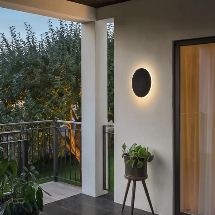 Elegant LED vegglys for utendørs bruk - Minimalistisk rund design | Norvo