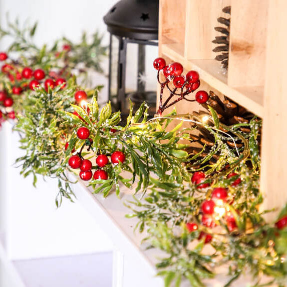 Norvo | Jule Rød Frukt Furu Nål LED Kobbertråd Dekorative Batteri Lys Sørger