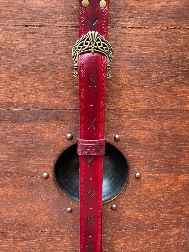 Norvo | Eivor Valhalla Raven Kamp Skadet Viking Tre Skjold 30CM