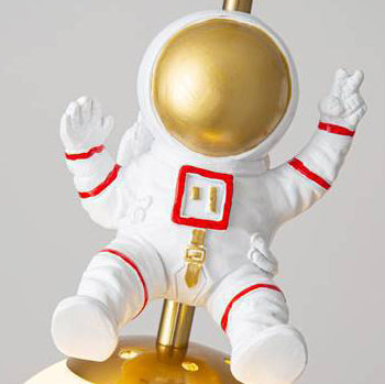 Norvo | Moderne Nordic Barne Orb Astronaut Jern Harpiks 1-Lys Pendellampe for Soverommet