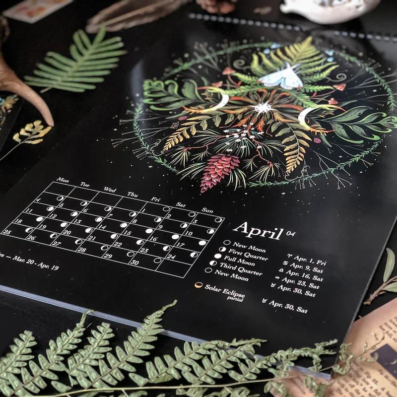 Norvo | 2023 Mørk Skog Månekalender