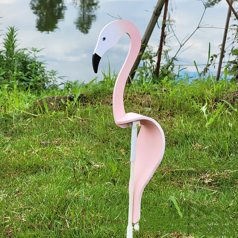 Norvo | Svimmel Flamingo Hagedekorasjon