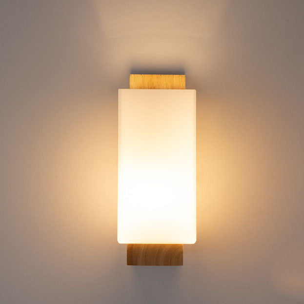 Norvo | Moderne minimalistisk massiv trefirkantet glass søyle 1-lys vegglampe