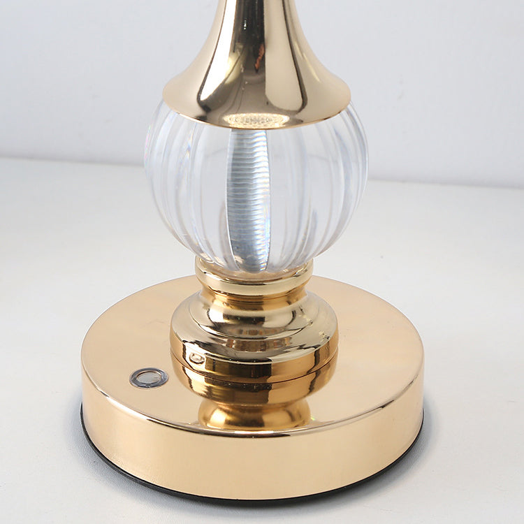 Norvo | Moderne Kreativ Ananas Metall Akryl USB LED Bordlampe for Soverom