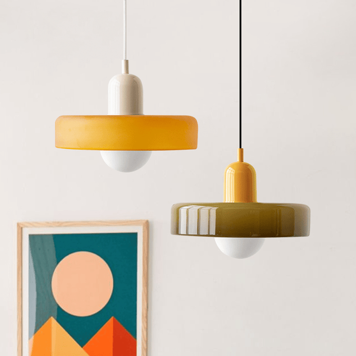Norvo | Bauhaus Farget Glasspendellampe for Moderne Interiører