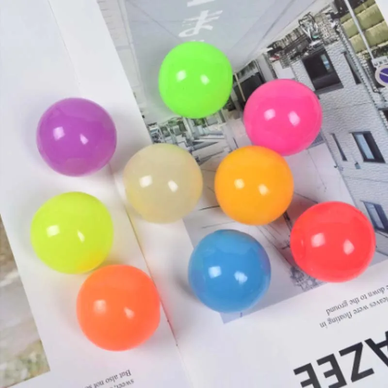 Decompression Glowing Wall Sticking Ball (4 PACK) Norvo