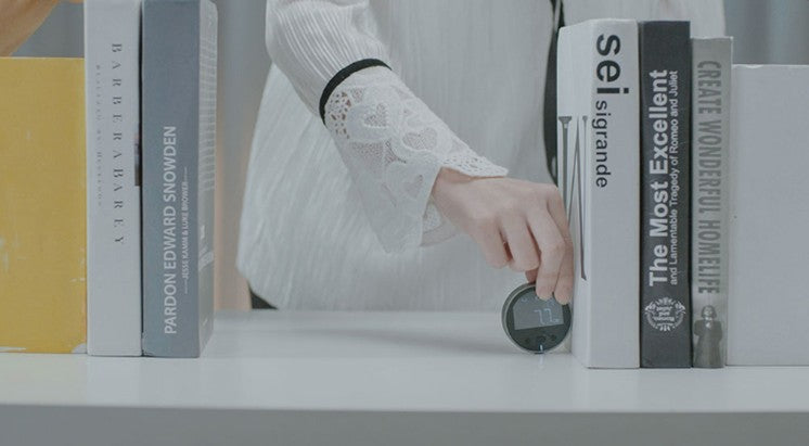 Norvo | Bærbart Høypresisjons Infrarødt Måleinstrument Elektronisk Linjal, med 8 Funksjoner, Tre-knapps Kontroll, HD LCD-Skjerm, 99m Måling og Langvarig Standby, for Plan, Buet Overflate, Uregelmessige Gjenstander og Mer