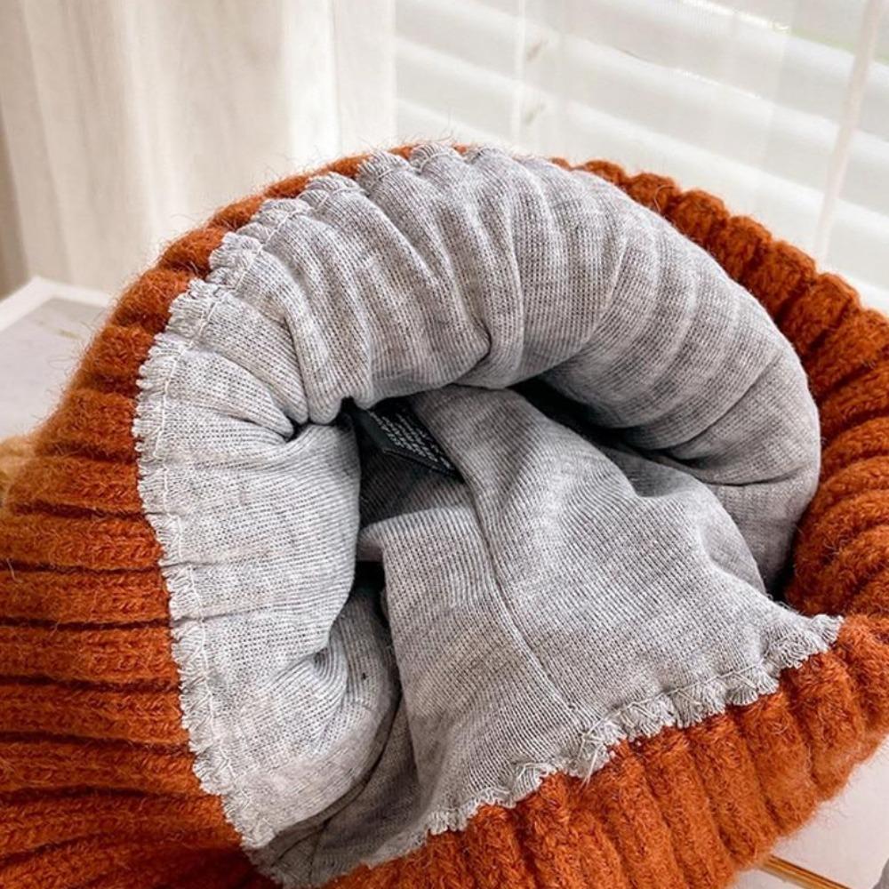 Norvo | Kattenoor Vinterlue CosyCharm – Myk strikket lue for kvinner med leken utseende