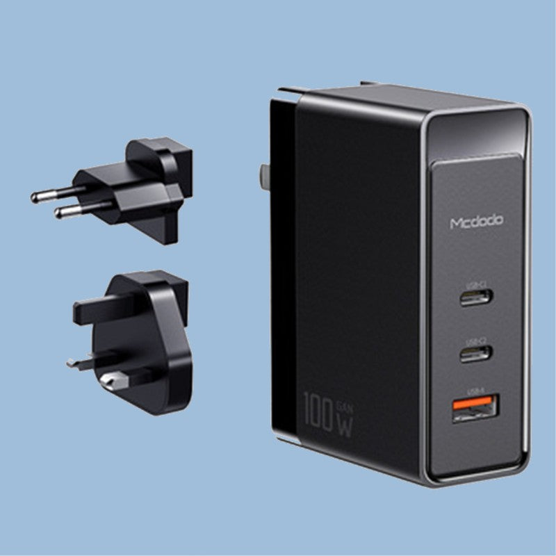 Norvo | 3-i-1 100W Veggadapter, med US/EU/UK-kontakter, 2 Type-C & 1 USB-port, for Laptop, Telefon, Nettbrett