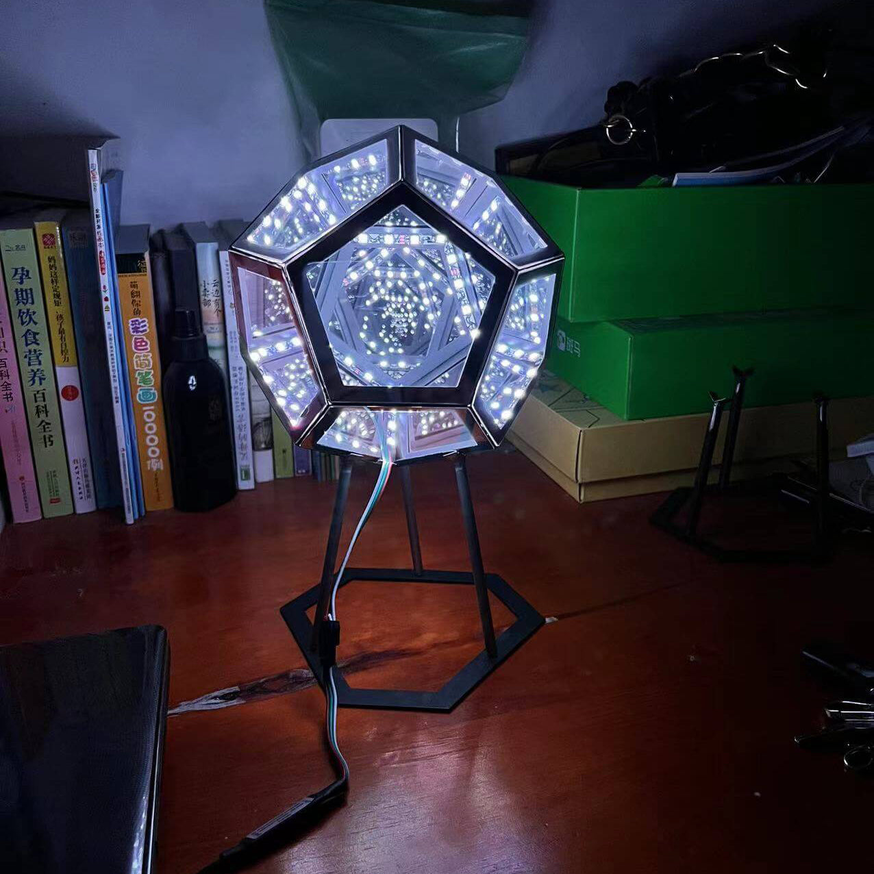 Norvo | Infinity Dodecahedron LED Nattlys Kunst Bordlampe