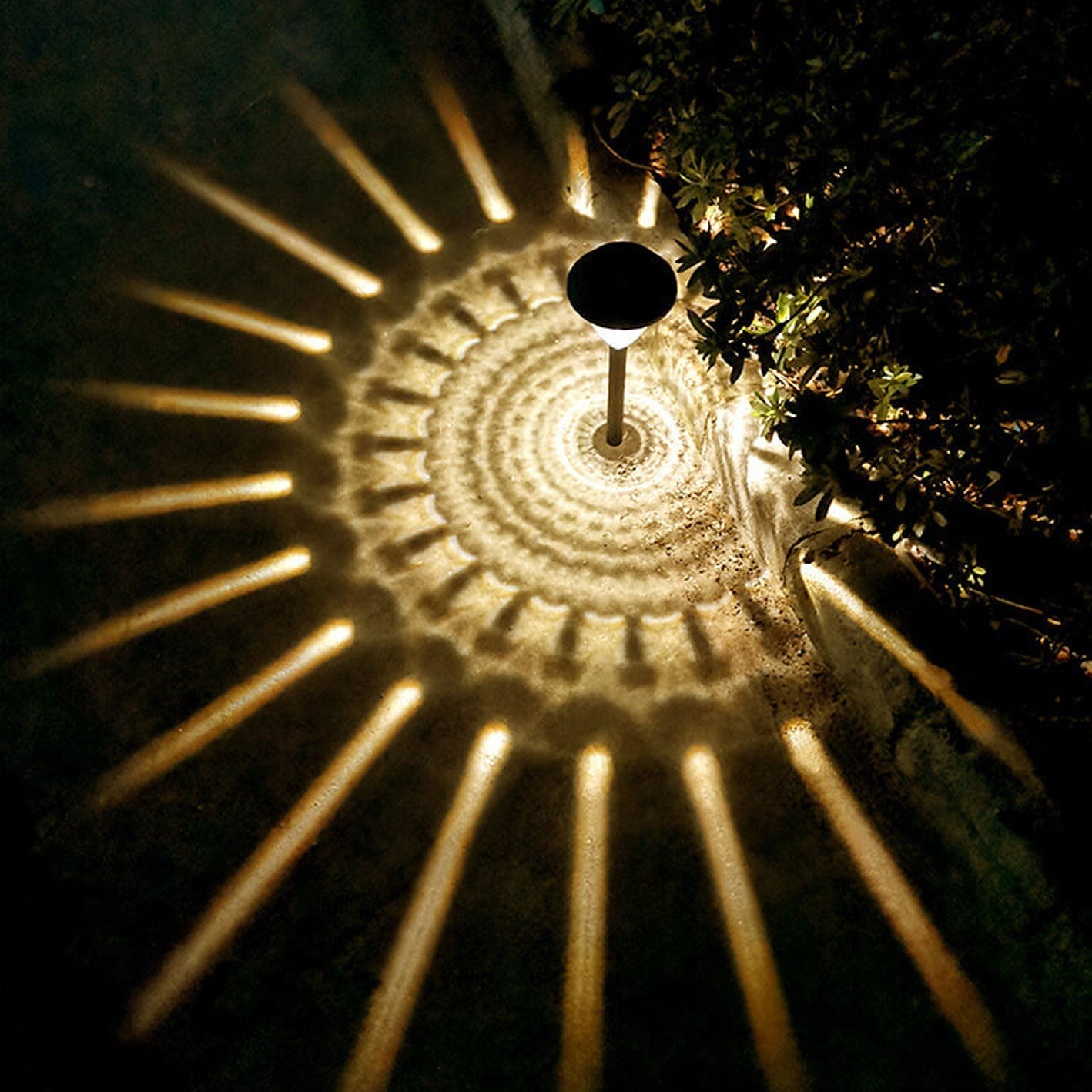 Norvo | Solar vanntett sirkulær divergerende lys sky design LED utendørs hage dekorativ lys