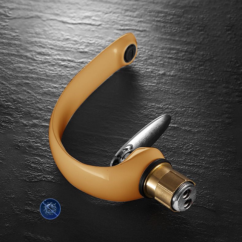 Norvo | Unik badekran med fossefall i messing