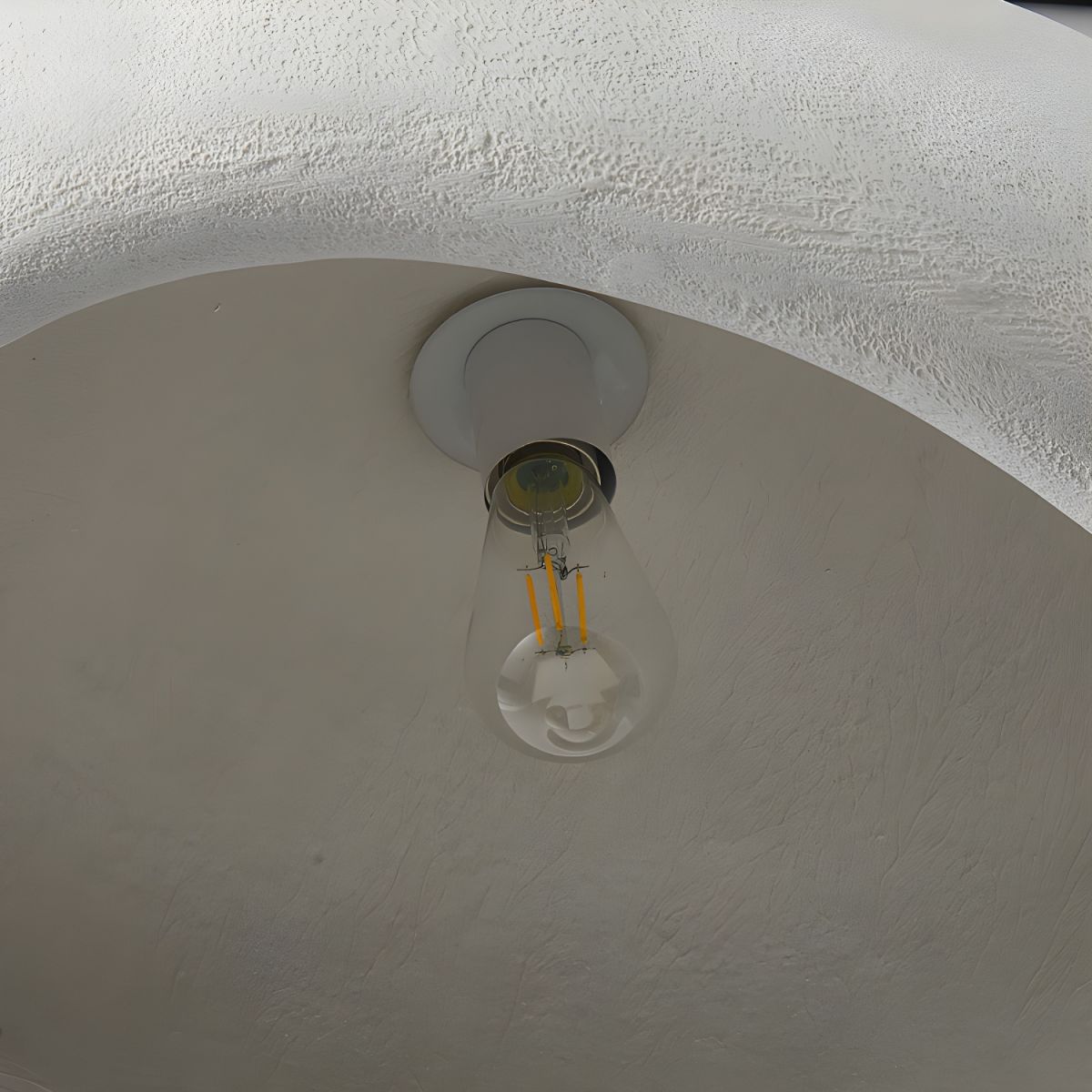 Norvo | LED Pendellampe - Nordisk Wabi Sabi Design - Justerbar Belysningsarmatur for Hjemmedekorasjon & Moderne Interiører