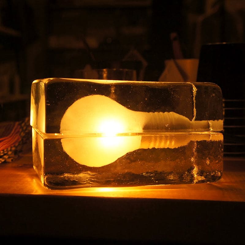 Norvo | BrightCube – Minimalistisk Bordlampe med Transparent Glasskubbe