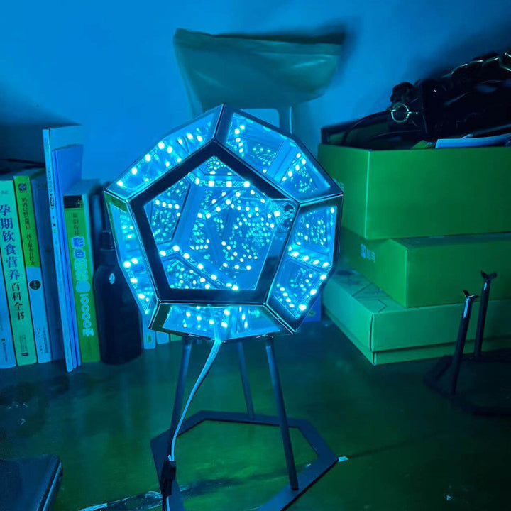 Norvo | Infinity Dodecahedron LED Nattlys Kunst Bordlampe